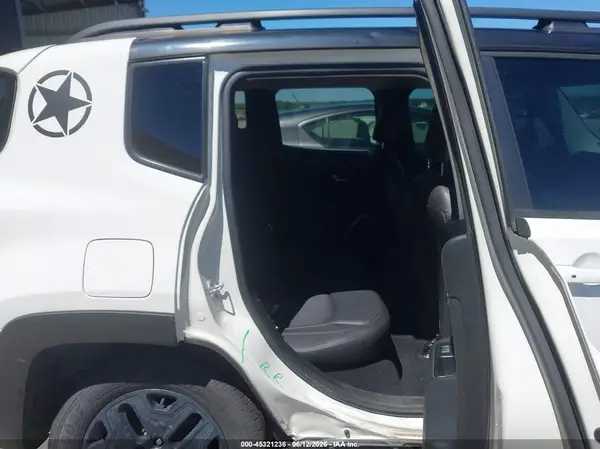 ZACCJBCB4HPF73900 2017 JEEP RENEGADE - Image 8