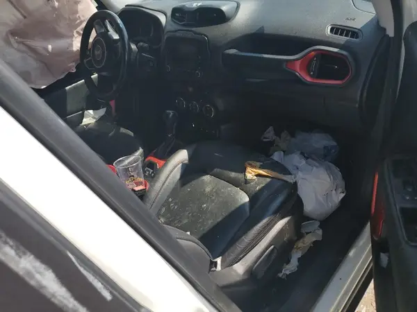 ZACCJBCB4HPG52564 2017 JEEP RENEGADE - Image 8