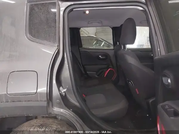 ZACCJBCB4HPG63077 2017 JEEP RENEGADE - Image 8