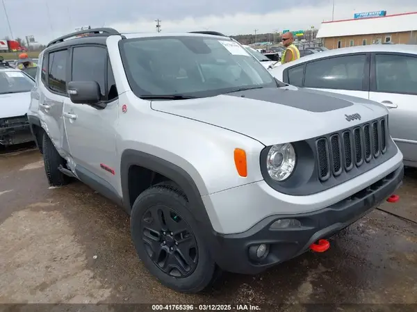 ZACCJBCB4JP446678 2018 JEEP RENEGADE - Image 1