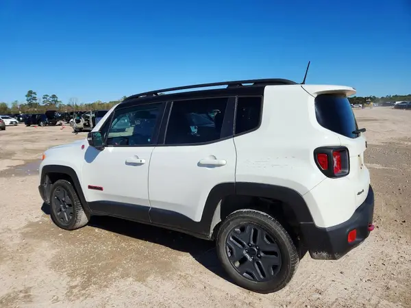 ZACCJBCB4JPG77650 2018 JEEP RENEGADE - Image 2