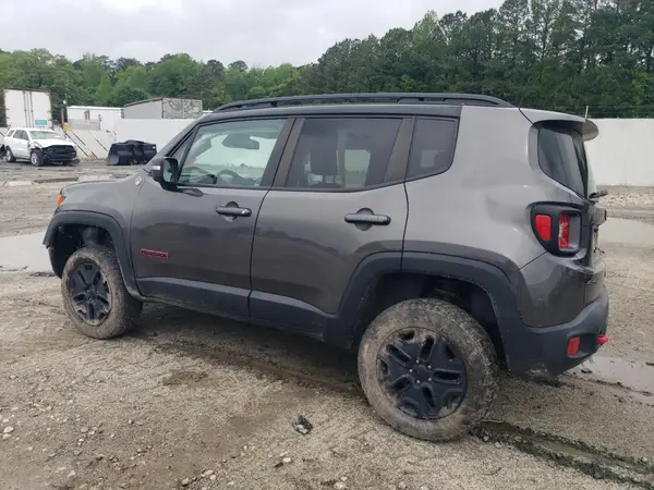 ZACCJBCB4JPH01011 2018 JEEP RENEGADE - Image 2