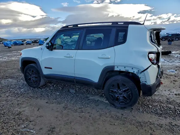 ZACCJBCB4JPH07696 2018 JEEP RENEGADE - Image 2