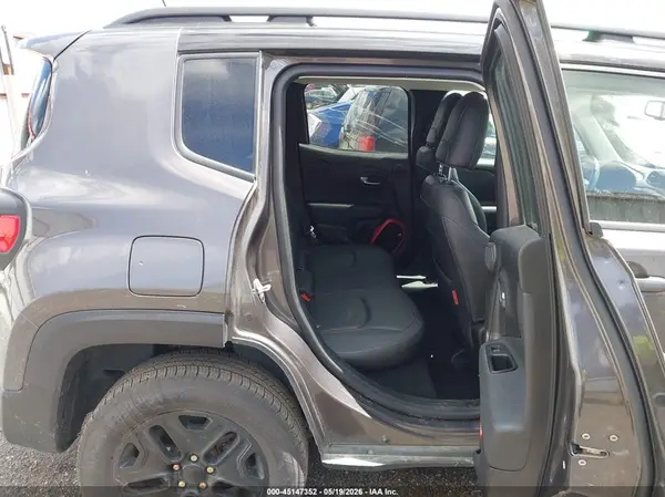 ZACCJBCB4JPH08234 2018 JEEP RENEGADE - Image 8