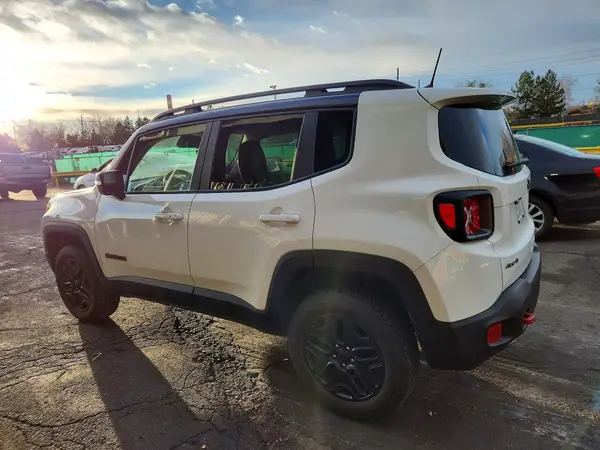 ZACCJBCB4JPH08654 2018 JEEP RENEGADE - Image 2