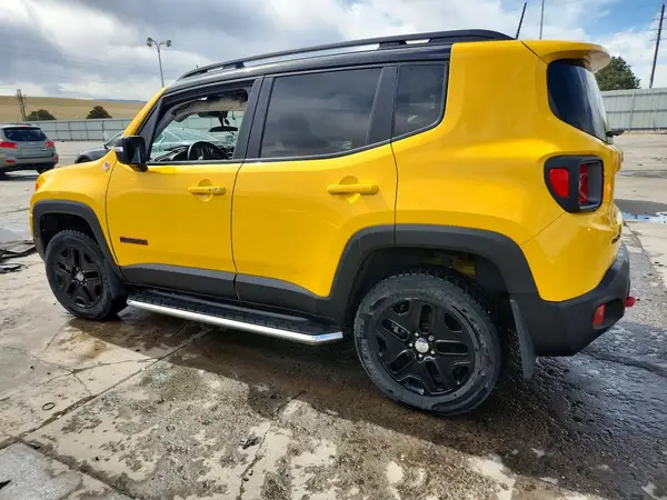 ZACCJBCB4JPH15796 2018 JEEP RENEGADE - Image 2