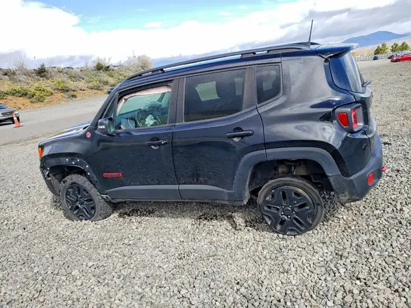 ZACCJBCB4JPH18438 2018 JEEP RENEGADE - Image 2