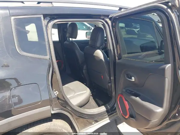 ZACCJBCB4JPH18889 2018 JEEP RENEGADE - Image 8