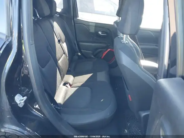 ZACCJBCB4JPH23106 2018 JEEP RENEGADE - Image 8