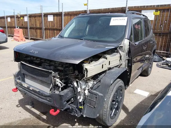 ZACCJBCB4JPH32128 2018 JEEP RENEGADE - Image 2
