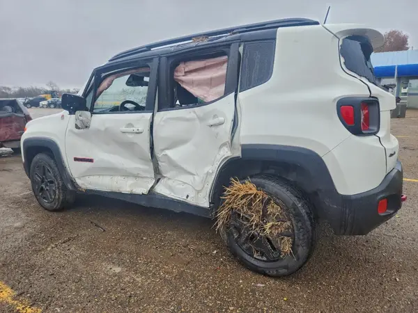 ZACCJBCB4JPH37281 2018 JEEP RENEGADE - Image 2