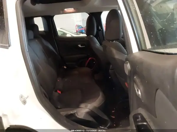 ZACCJBCB4JPH49415 2018 JEEP RENEGADE - Image 8