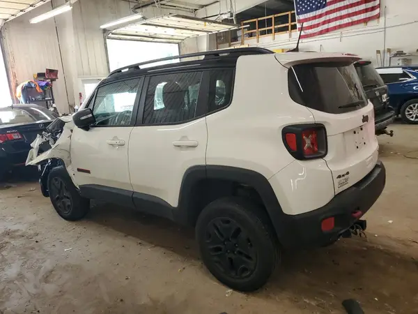 ZACCJBCB4JPH69969 2018 JEEP RENEGADE - Image 2