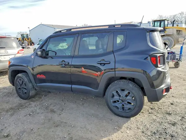 ZACCJBCB4JPH82205 2018 JEEP RENEGADE - Image 2