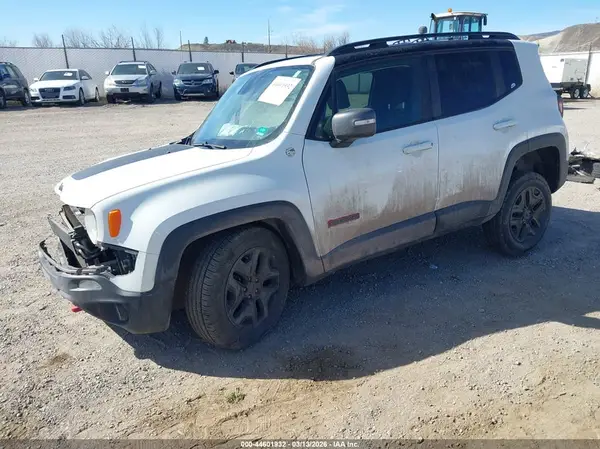 ZACCJBCB4JPH88747 2018 JEEP RENEGADE - Image 2