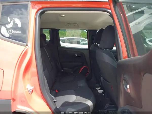ZACCJBCB4JPH94967 2018 JEEP RENEGADE - Image 8