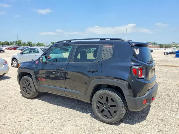 ZACCJBCB4JPJ01053 2018 JEEP RENEGADE - Image 2