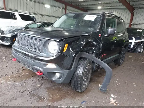 ZACCJBCB5HPE77953 2017 JEEP RENEGADE - Image 2