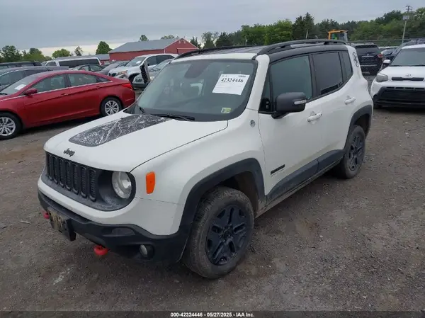 ZACCJBCB5HPE81453 2017 JEEP RENEGADE - Image 2