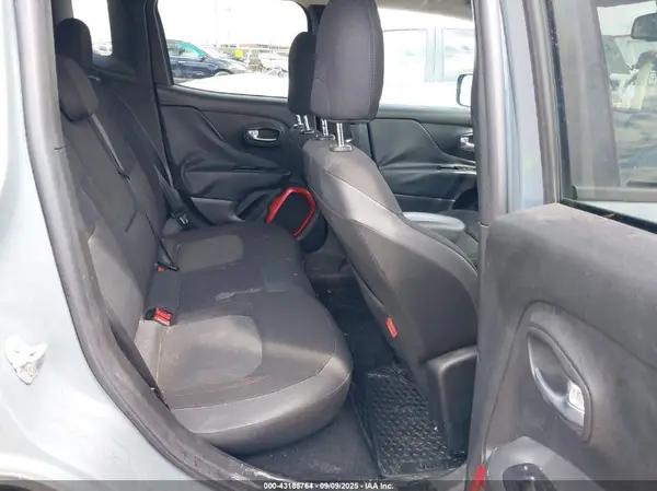 ZACCJBCB5HPE96146 2017 JEEP RENEGADE - Image 8