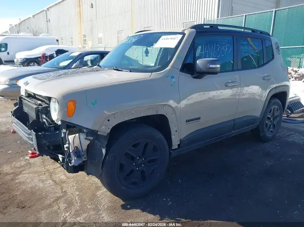 ZACCJBCB5HPE96583 2017 JEEP RENEGADE - Image 2