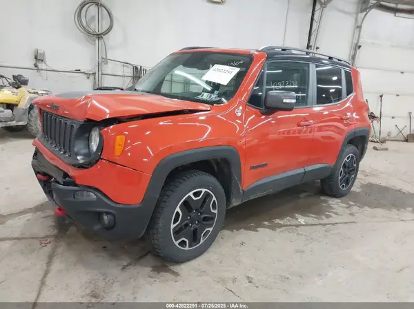 ZACCJBCB5HPF60296 2017 JEEP RENEGADE - Image 2