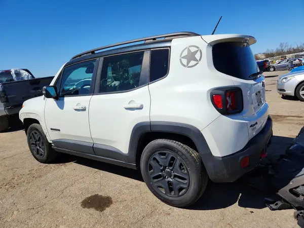 ZACCJBCB5HPF62761 2017 JEEP RENEGADE - Image 2