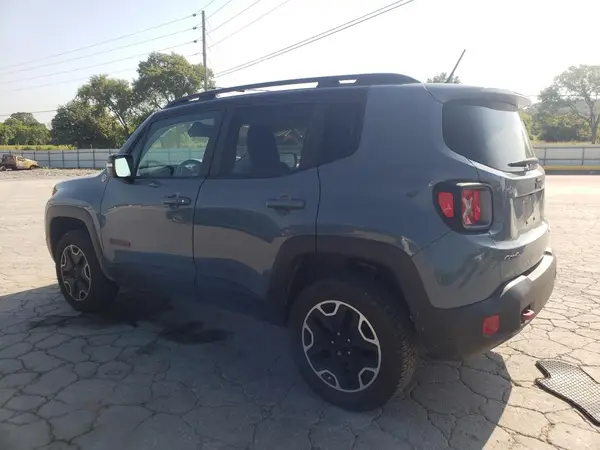 ZACCJBCB5HPF64736 2017 JEEP RENEGADE - Image 2