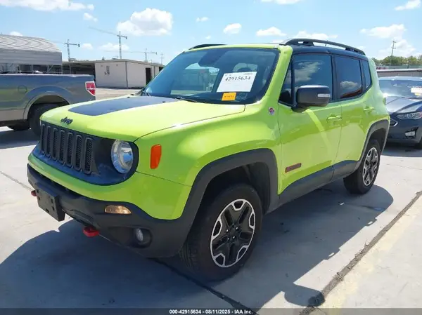 ZACCJBCB5HPF82489 2017 JEEP RENEGADE - Image 2