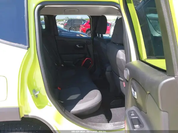 ZACCJBCB5HPF82489 2017 JEEP RENEGADE - Image 8