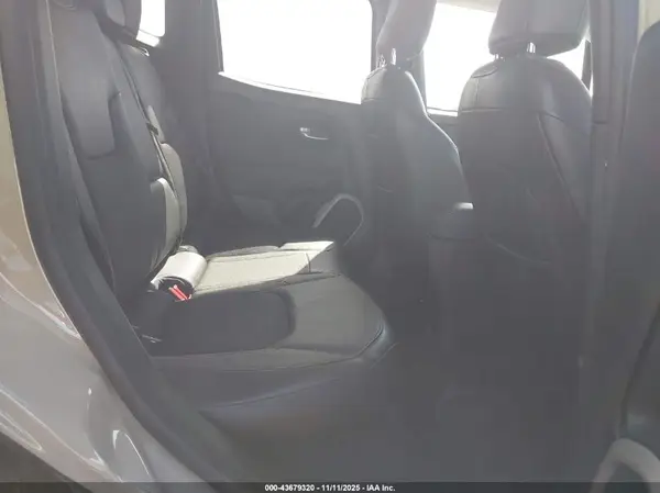 ZACCJBCB5HPF98059 2017 JEEP RENEGADE - Image 8