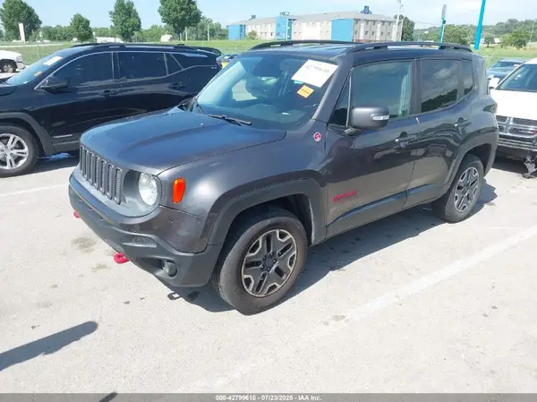 ZACCJBCB5HPG55165 2017 JEEP RENEGADE - Image 2