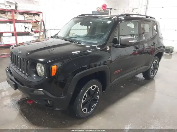 ZACCJBCB5HPG60446 2017 JEEP RENEGADE - Image 2