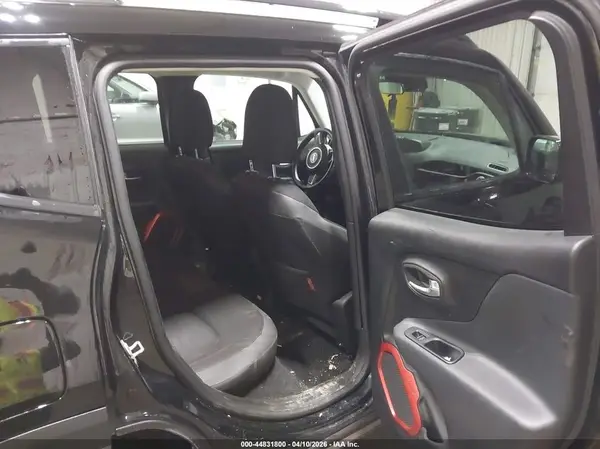ZACCJBCB5HPG60446 2017 JEEP RENEGADE - Image 8