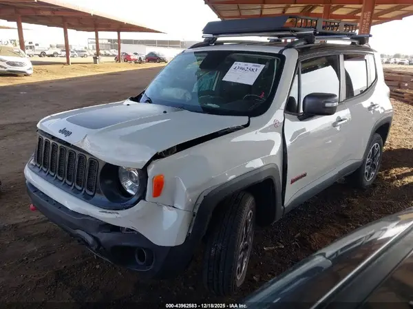 ZACCJBCB5HPG66909 2017 JEEP RENEGADE - Image 2