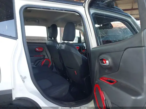 ZACCJBCB5HPG66909 2017 JEEP RENEGADE - Image 8