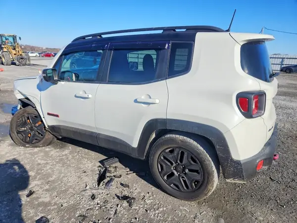 ZACCJBCB5JPG99706 2018 JEEP RENEGADE - Image 2