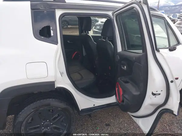 ZACCJBCB5JPH08629 2018 JEEP RENEGADE - Image 8