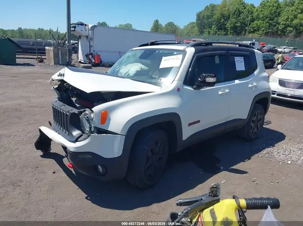 ZACCJBCB5JPH10137 2018 JEEP RENEGADE - Image 2
