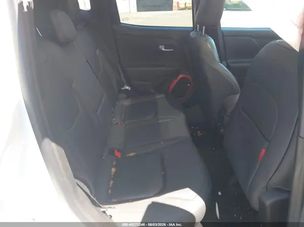ZACCJBCB5JPH10137 2018 JEEP RENEGADE - Image 8