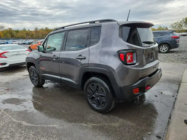 ZACCJBCB5JPH36138 2018 JEEP RENEGADE - Image 2