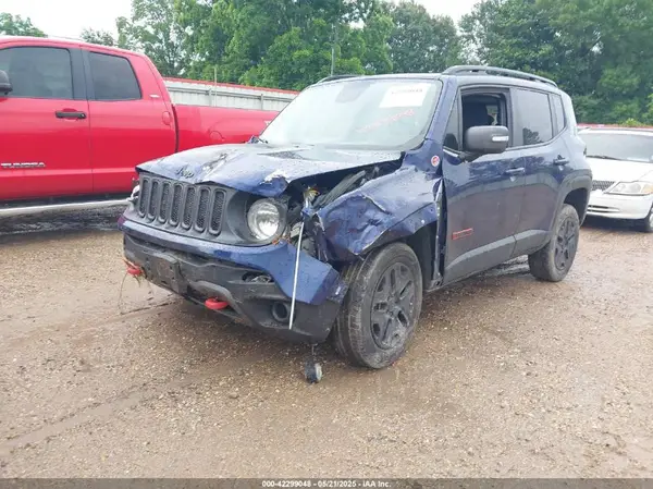 ZACCJBCB5JPH58897 2018 JEEP RENEGADE - Image 2
