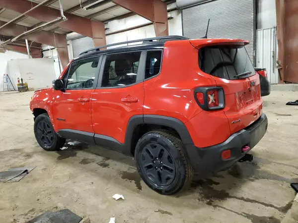 ZACCJBCB5JPH63968 2018 JEEP RENEGADE - Image 2