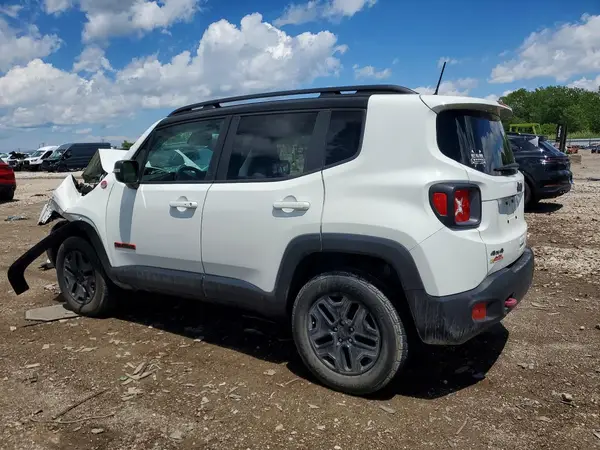 ZACCJBCB5JPH69687 2018 JEEP RENEGADE - Image 2