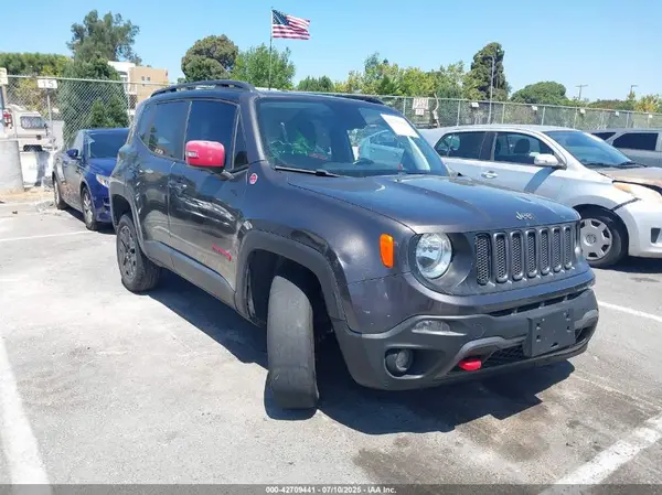 ZACCJBCB5JPH77319 2018 JEEP RENEGADE - Image 1
