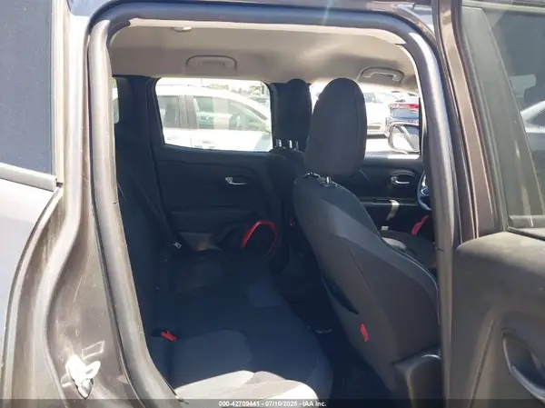 ZACCJBCB5JPH77319 2018 JEEP RENEGADE - Image 8