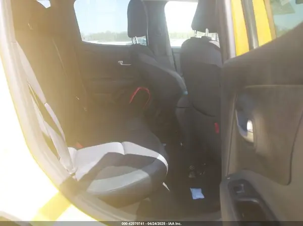 ZACCJBCB6HPE46551 2017 JEEP RENEGADE - Image 8