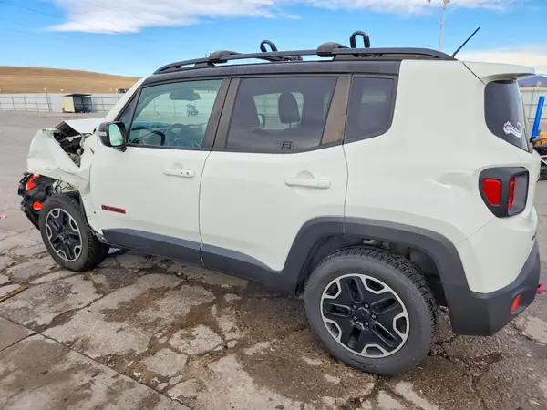 ZACCJBCB6HPE48235 2017 JEEP RENEGADE - Image 2