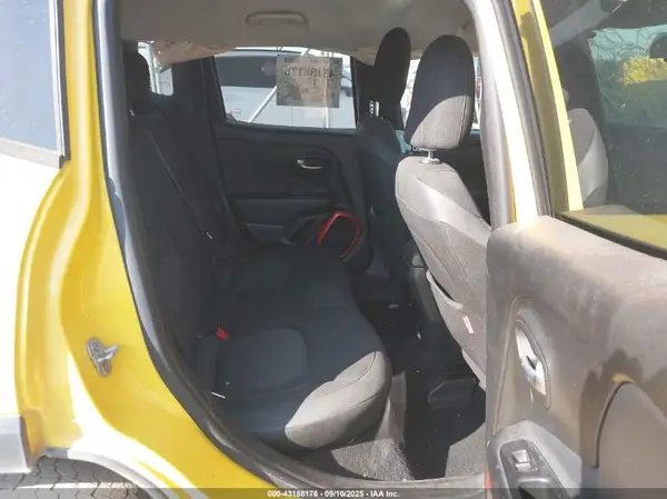 ZACCJBCB6HPE52608 2017 JEEP RENEGADE - Image 8