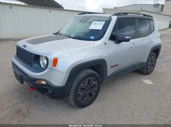 ZACCJBCB6HPE63267 2017 JEEP RENEGADE - Image 2